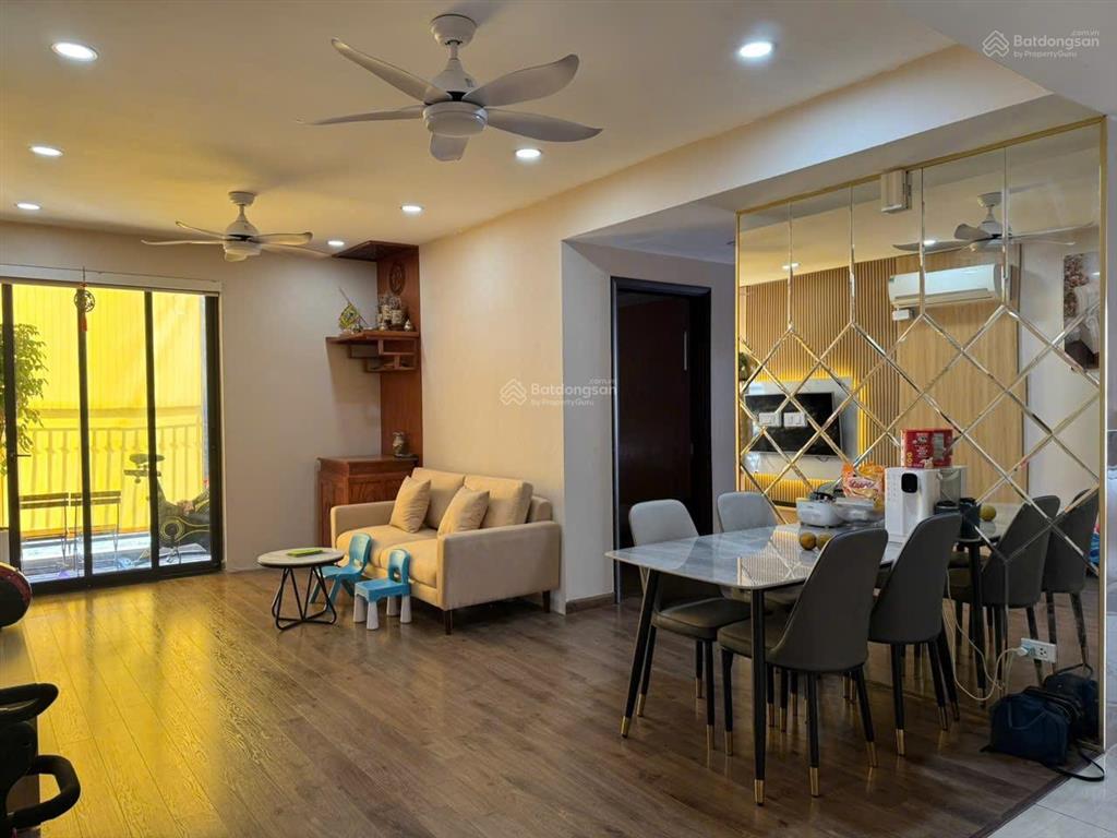 Cắt lỗ! chính chủ cắt lỗ bán gấp căn hộ 3 ngủ ban công đông nam  sẵn sổ tại tân tây đô giá hơn 3tỷ