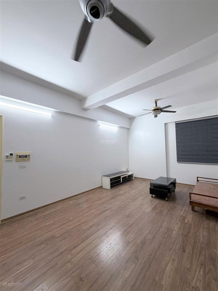 Chính chủ bán căn góc 2 ngủ  81m2  sẵn sổ  3,1 tỷ tại chung cư tân tây đô