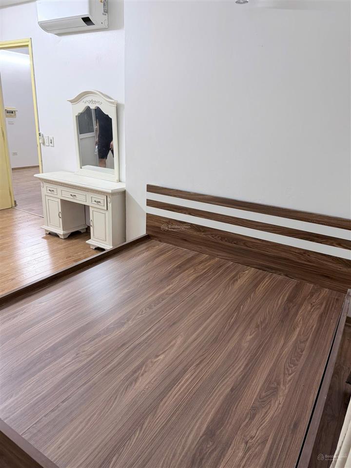 Chính chủ bán căn góc 2 ngủ  81m2  sẵn sổ  3,1 tỷ tại chung cư tân tây đô