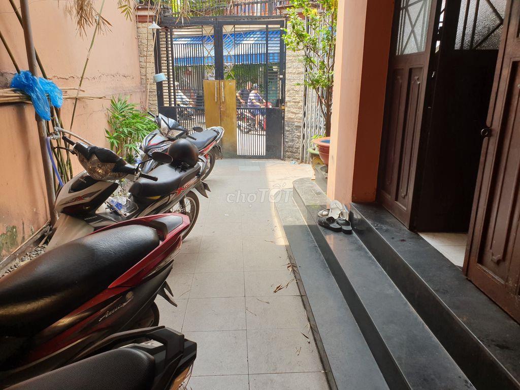 Cho thuê phòng ngay cầu vượt Nguyễn Oanh Quang Trung