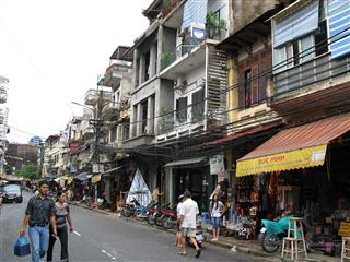 Bán nhà mặt phố vị trí trung tâm thủ đô  phố hàng quạt