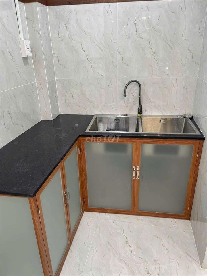 Cho thuê nhà 5tr có máy lạnh 