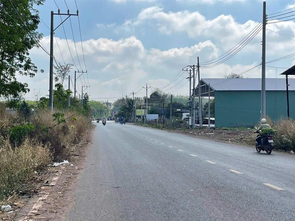 Đất đường cao bá quát minh hưng chơn thành, giá 850 triệu. cần tiền bán nhanh trong tuần.