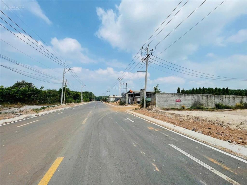 Đất thổ cư sát kcn chơn thành 1&2 cách 1km tới trung tâm plaza giá chỉ 790triệu