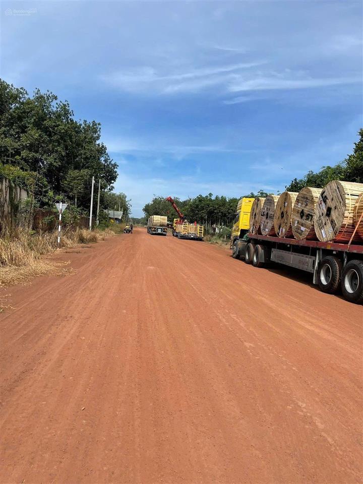 Cần bán gấp lô đất nền thổ cư diện tích 250m2 từ ql14 đi vào đất 200m ngay minh thắng chơn thành