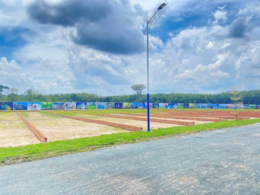 Cần bán gấp lô đất nền thổ cư diện tích 250m2 từ ql14 đi vào đất 200m ngay minh thắng chơn thành