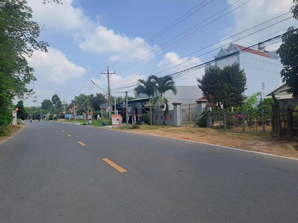 Đất thổ cư đường liên huyện nhựa hoạ mi rộng 4 làn xe ngay trung tâm chơn thành, giá 789triệu/nền