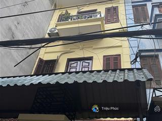 Chính chủ cần bán nhà nguyễn khang cầu giấy  45m2x5 tầng  mặt ngõ kinh doanh rộng 3m giá 288tr/m