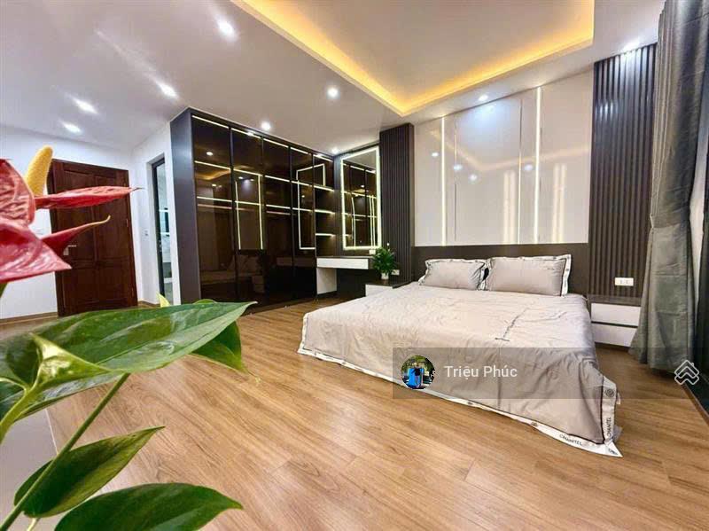 Cực hiếm  bán nhà đào tấn, ba đình  diện tích 35m2 x 5 tầng  gần phố, giá 12 tỷ có thương lượng