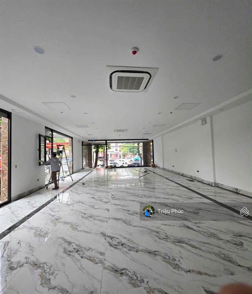 Bán toà văn phòng mặt phố quan hoa  xây mới 9 tầng nổi 1 hầm  mặt tiền khủng 7m  giá chào 110 tỷ