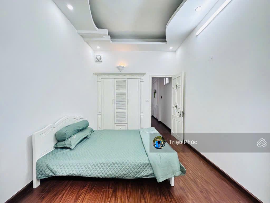 Chủ thiện chí bán nhà trần duy hưng 40m2 x 5 tầng  2 thoáng  ngõ thông 3m  sát phố  giá 12,5 tỷ