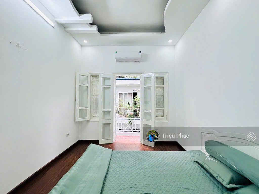 Chủ thiện chí bán nhà trần duy hưng 40m2 x 5 tầng  2 thoáng  ngõ thông 3m  sát phố  giá 12,5 tỷ