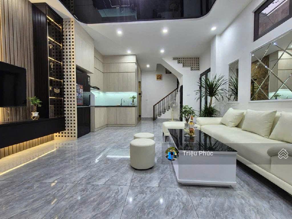 Bán nhà trần duy hưng  47m2  6 tầng thang máy  nhà mới kính koong  gần phố  giá 13.4 tỷ có bớt