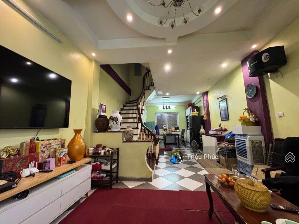 Nhà đẹp cầu giấy 49m2  mặt tiền 4m5  ngõ thông 3m, kinh doanh nhỏ  giá chỉ 13 tỷ có thương lượng