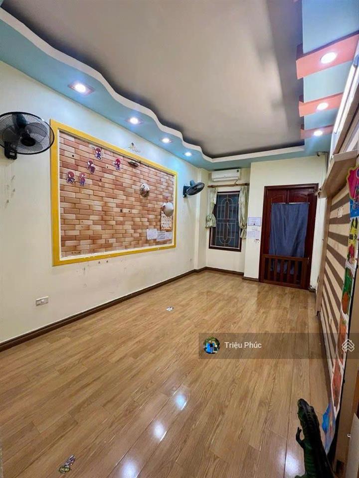 Hiếm  nhà 5 tầng quận cầu giấy sát phố  ngõ rộng  dân trí cao  giá chỉ 9.1 tỷ (có thương lượng)
