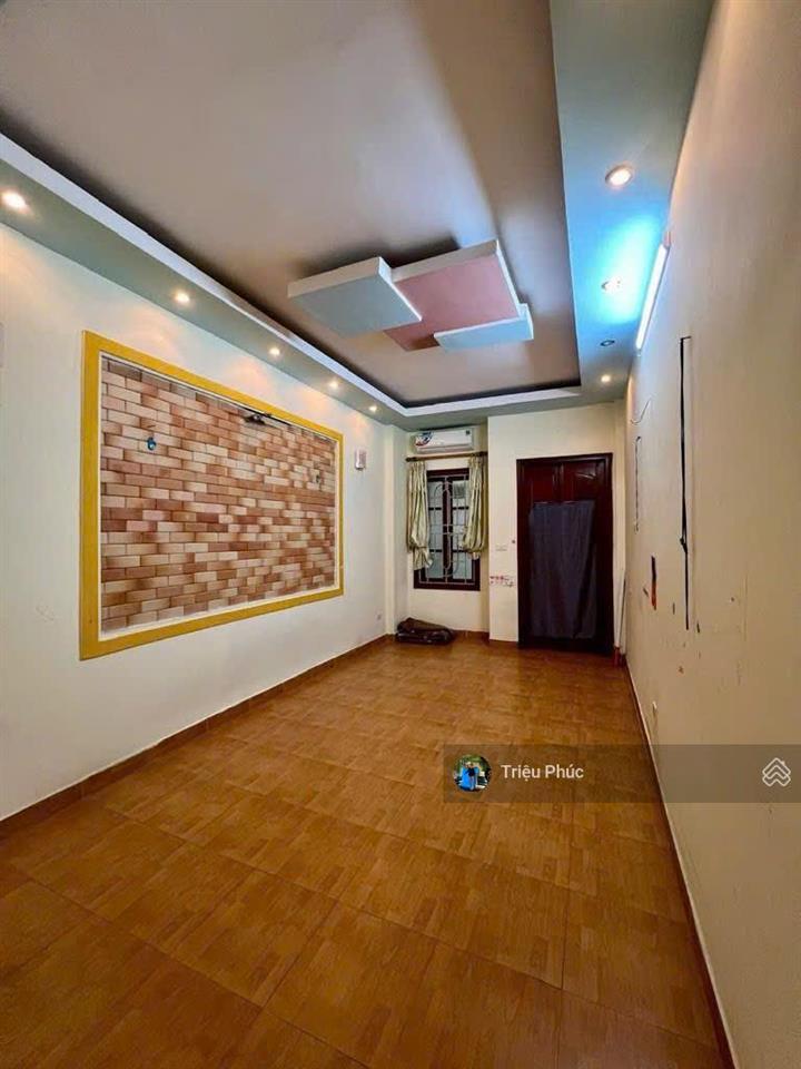 Hiếm  nhà 5 tầng quận cầu giấy sát phố  ngõ rộng  dân trí cao  giá chỉ 9.1 tỷ (có thương lượng)