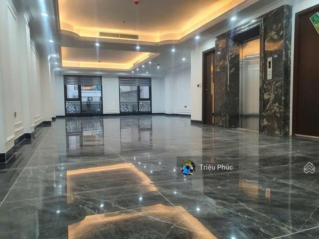 Bán tòa nhà mặt phố quận cầu giấy  250m2 x 9 tầng  mặt tiền 10m  doanh thu 3 tỷ/năm  giá 142 tỷ