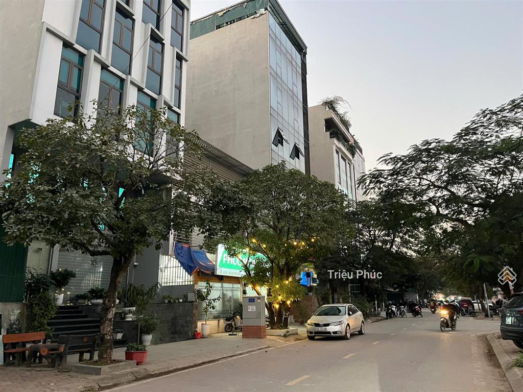 Bán tòa nhà mặt phố quận cầu giấy  250m2 x 9 tầng  mặt tiền 10m  doanh thu 3 tỷ/năm  giá 142 tỷ