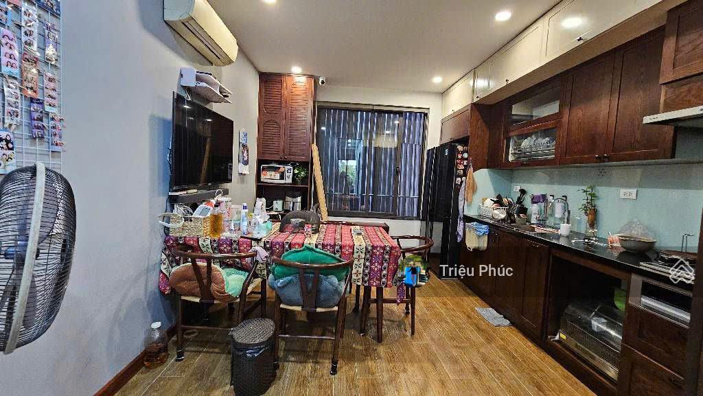 Nhà đẹp nguyễn khánh toàn  diện tích 48m2  6 tầng chắc chắn  vài bước ra đường lớn  giá 14,8 tỷ