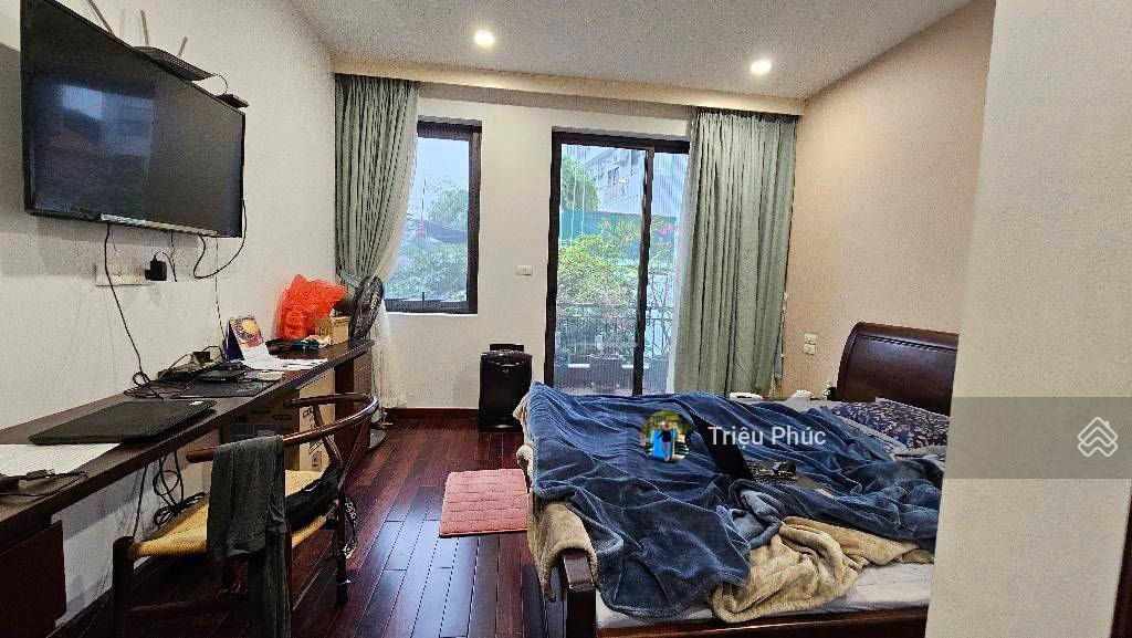 Nhà đẹp nguyễn khánh toàn  diện tích 48m2  6 tầng chắc chắn  vài bước ra đường lớn  giá 14,8 tỷ