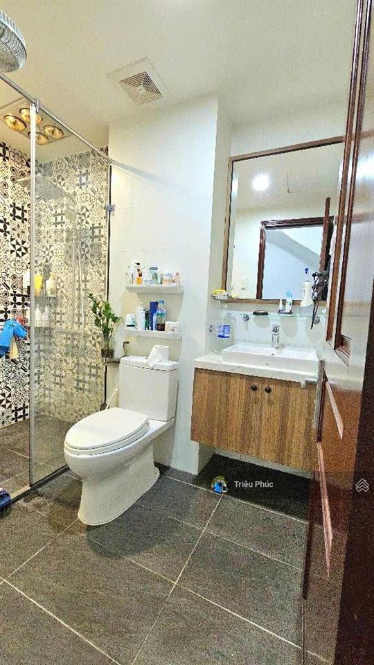 Nhà đẹp nguyễn khánh toàn  diện tích 48m2  6 tầng chắc chắn  vài bước ra đường lớn  giá 14,8 tỷ