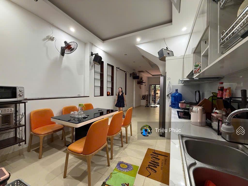 Bán nhà nguyễn khánh toàn 40m2 x 5 tầng  mặt ngõ thông rộng 3m  kinh doanh nhỏ  giá 12.8 tỷ tl