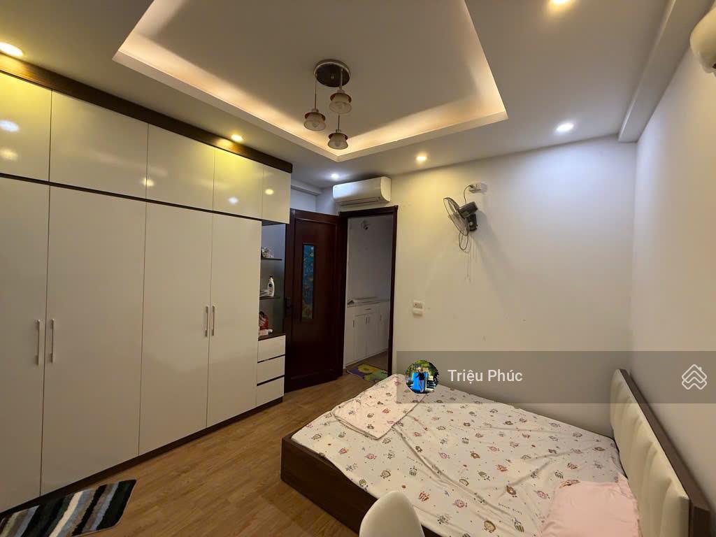 Bán nhà nguyễn khánh toàn 40m2 x 5 tầng  mặt ngõ thông rộng 3m  kinh doanh nhỏ  giá 12.8 tỷ tl