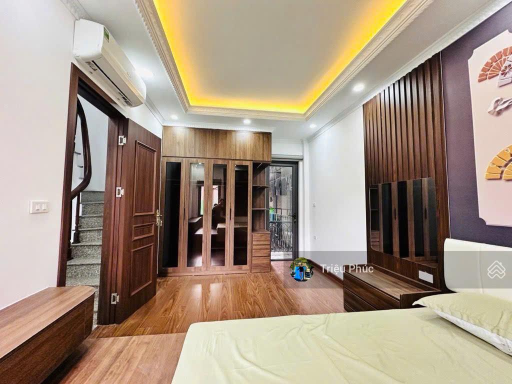 Bán nhà phân lô cầu giấy 35m2 x 5 tầng  ngõ rộng thoáng  50m ra đường ô tô  giá 9.5 tỷ