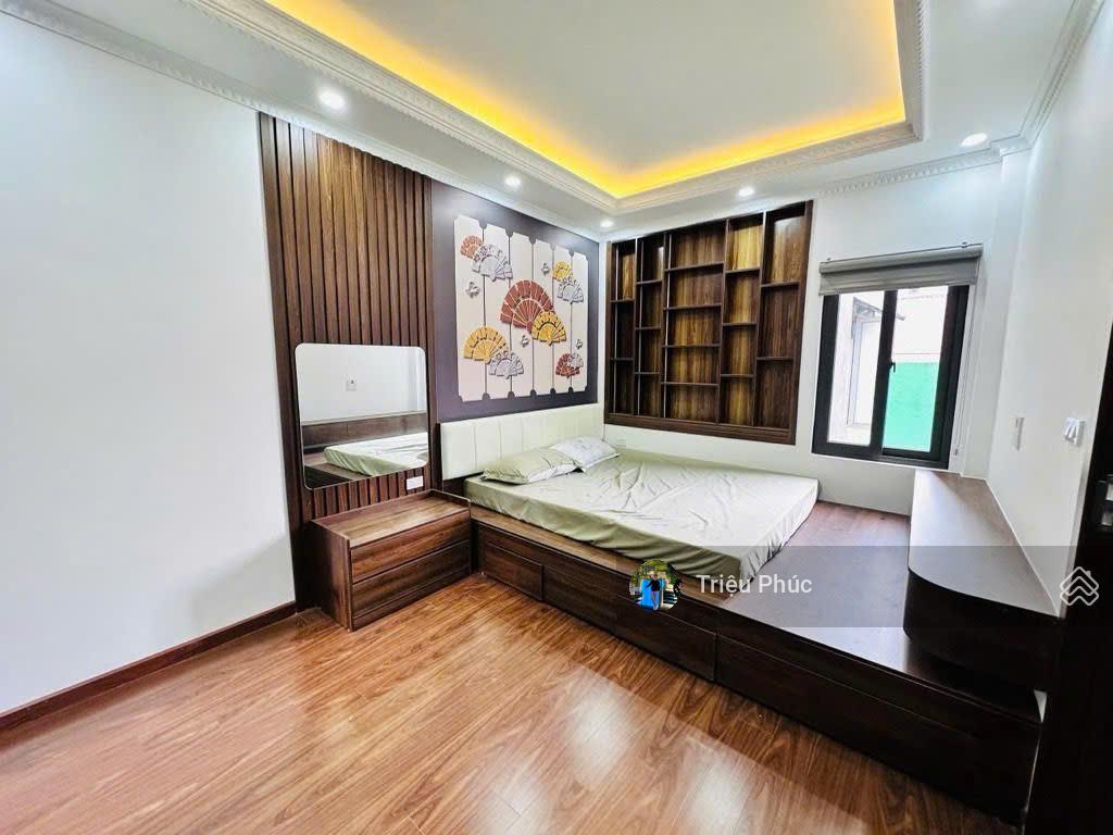 Bán nhà phân lô cầu giấy 35m2 x 5 tầng  ngõ rộng thoáng  50m ra đường ô tô  giá 9.5 tỷ