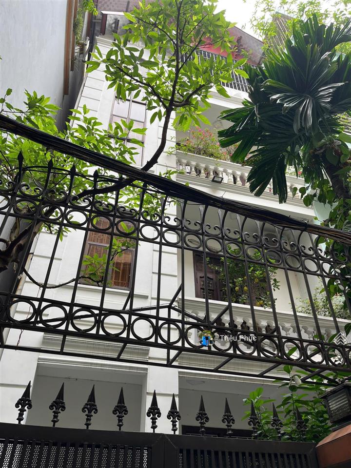 Bán nhà phân lô cầu giấy 35m2 x 5 tầng  ngõ rộng thoáng  50m ra đường ô tô  giá 9.5 tỷ