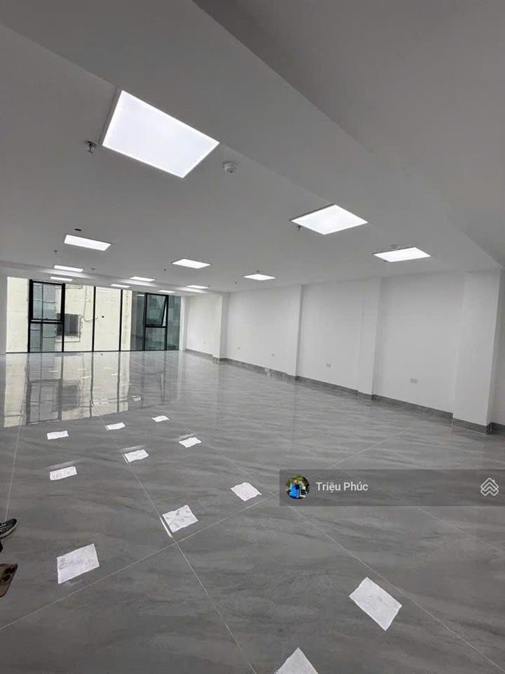 Bán tòa nhà văn phòng mỹ đình  11 tầng  dòng tiền 2.5 tỷ/năm  đường 3 ô tô tránh  giá 70 tỷ