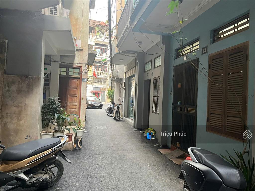 Bán nhà lạc long quân  cầu giấy  mặt ngõ thẳng rộng 3m  20m ra phố  gần hồ  giá 8.6 tỷ