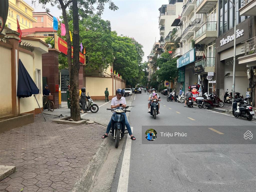 Hiếm  căn duy nhất mặt phố hoàng sâm  7 tầng thang máy  mt 6.5m  dòng tiền 1.2 tỷ/năm  52.5 tỷ