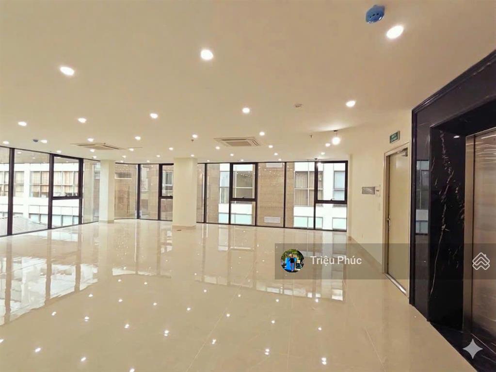 Chủ thiện chí bán toà văn phòng lô góc lê văn lương  xây mới 10 tầng  mặt tiền 12m  giá 79 tỷ tl