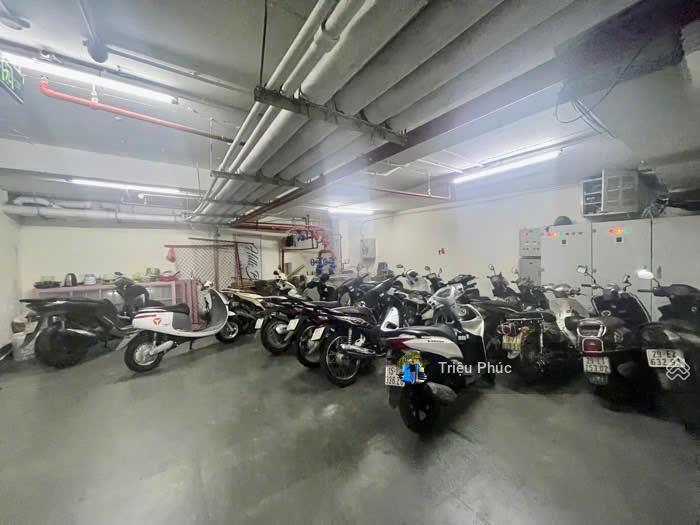 Bán tòa nhà mặt phố nguyễn văn huyên  cầu giấy  200m2  xây mới 10 tầng  vỉa hè 8m  giá 179 tỷ