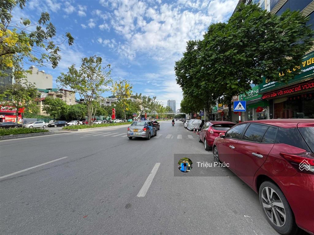 Bán tòa nhà mặt phố nguyễn văn huyên  cầu giấy  200m2  xây mới 10 tầng  vỉa hè 8m  giá 179 tỷ