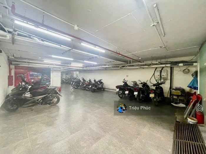 Bán tòa nhà mặt phố nguyễn văn huyên  cầu giấy  200m2  xây mới 10 tầng  vỉa hè 8m  giá 179 tỷ