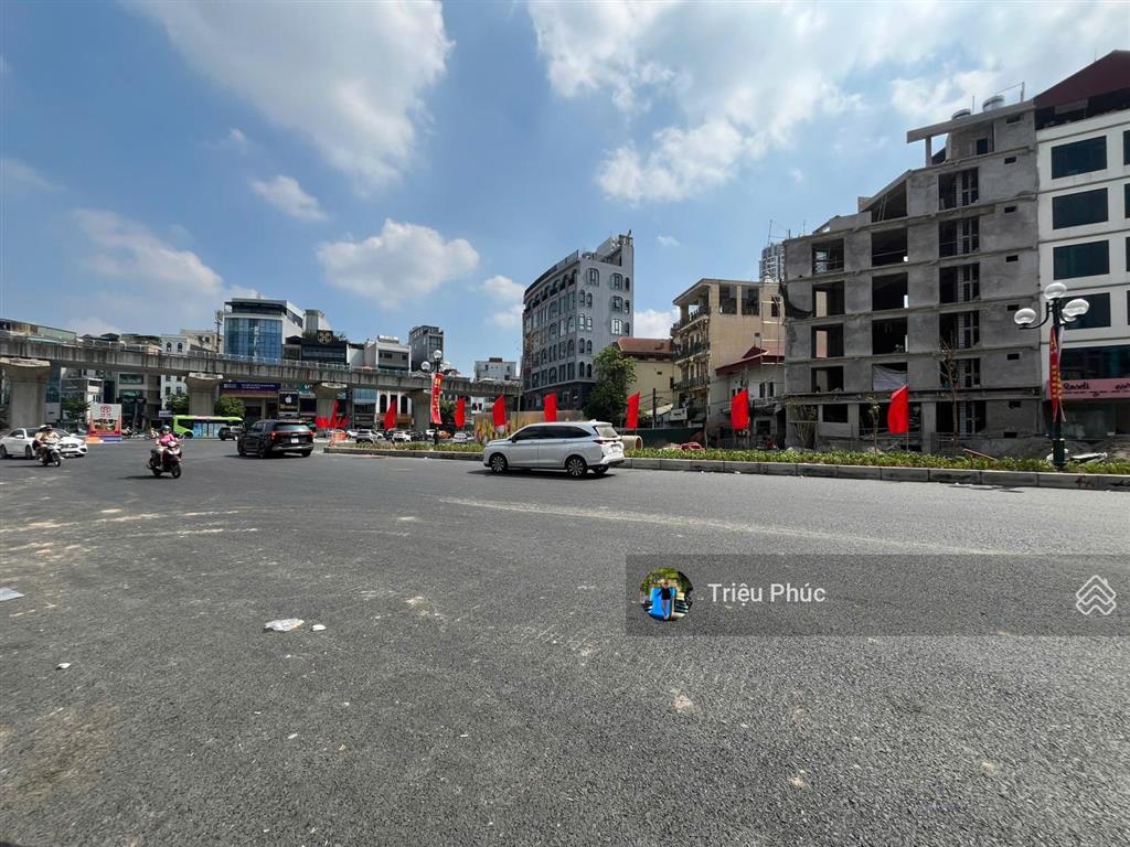 Bán đất mặt đường vành đai 2.5  ngã tư nguyễn văn huyên, cầu giấy | 110m², mặt tiền 9m, giá 60 tỷ