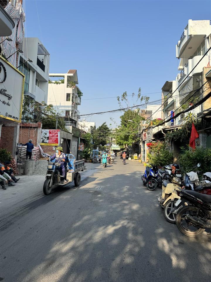 Mặt tiền đường số 9 (10x23m) giá ngộp bán gấp