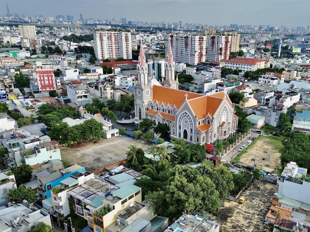 Mặt tiền nhánh nguyễn văn quá  12x17m  ngộp 15 tỷ