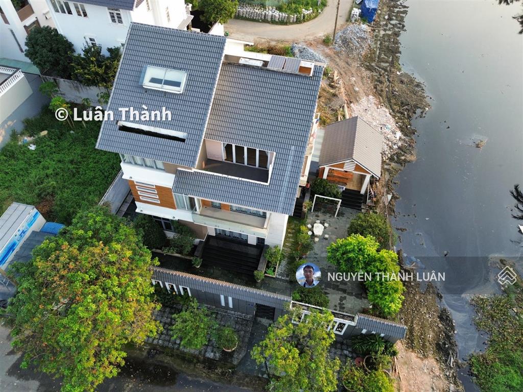 Biệt thự 356m  sử dụng 600m đất  gần kênh