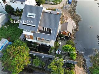 Biệt thự 356m  sử dụng 600m đất  gần kênh
