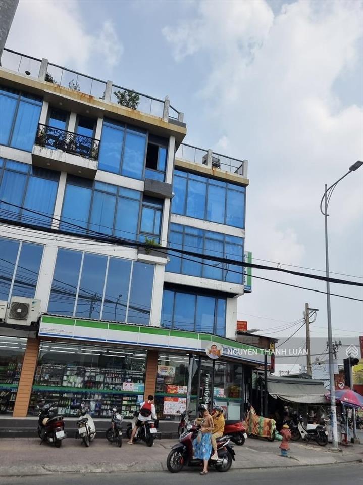 Nhà nát tô ký hơn 1400m2, full thổ cư, giá đầu tư