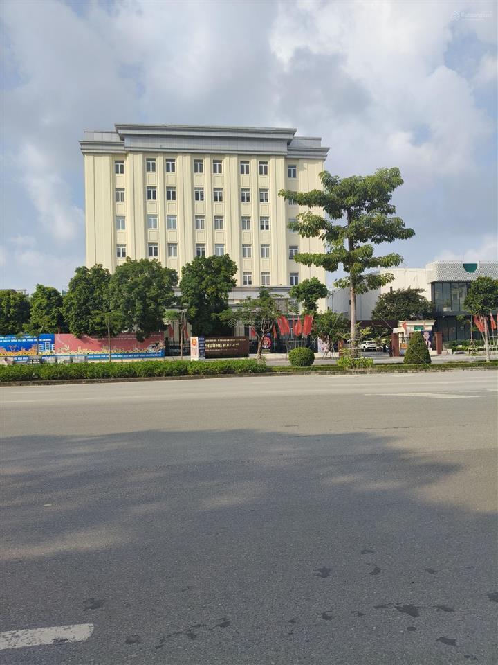 Cho thuê nhà 3 tầng mặt đường lê hồng phòng hải an