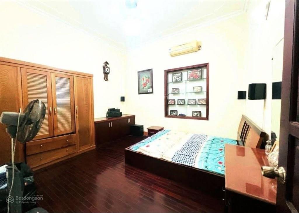 Bác tư bán gấp nhà tự xây hoàng quốc việt 75m lô góc thoáng sáng ô tô 18.2 tỷ