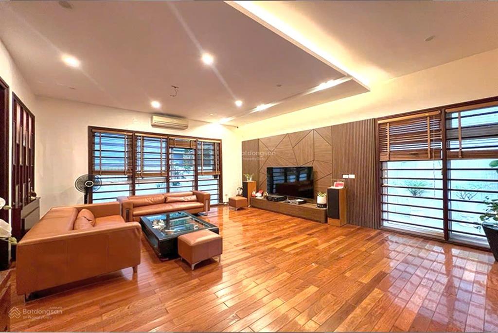 Bán gấp nhà dân xây phố xuân thủy 45m lô góc phân lô ôtô tránh kinh doanh 12tỷ