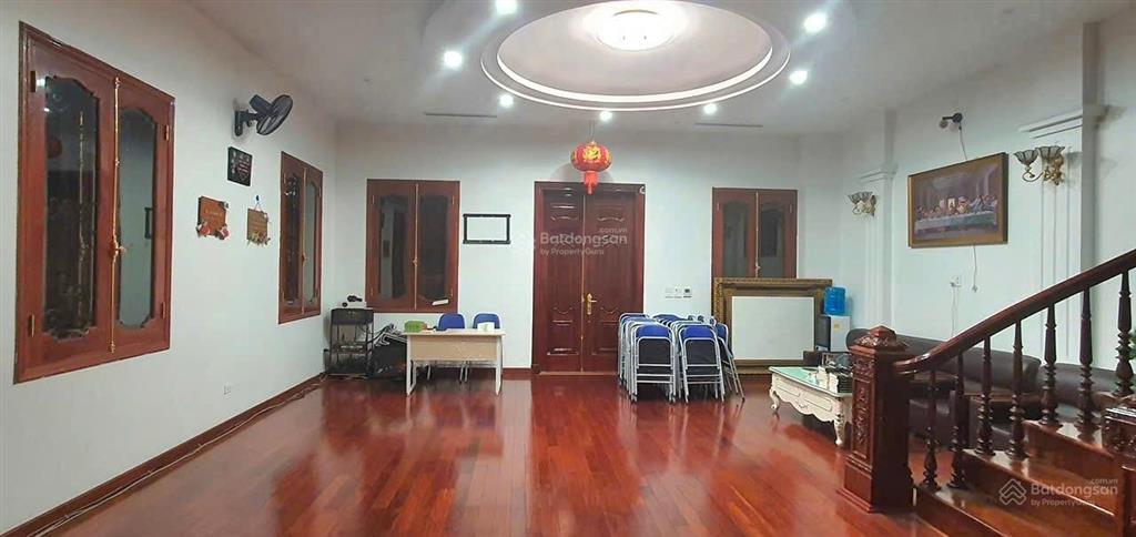Bán nhà hoàng quốc việt lô góc thoáng sáng rực rỡ 60m ôtô tránh dừng đỗ 21 tỷ hơn