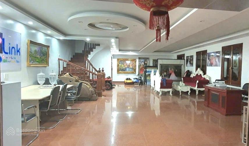 Bán nhà hoàng quốc việt lô góc thoáng sáng rực rỡ 60m ôtô tránh dừng đỗ 21 tỷ hơn