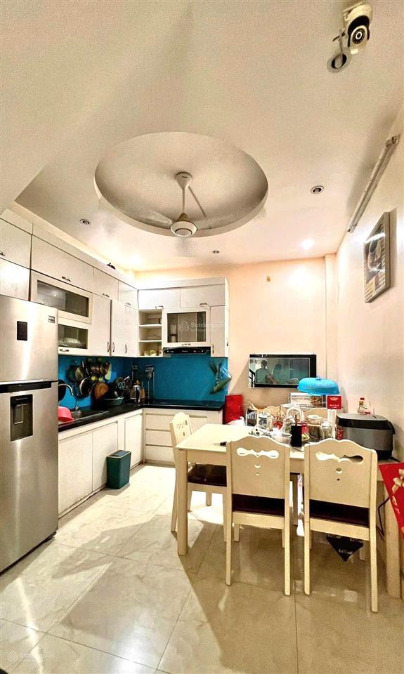 Chính chủ bán nhà phố xuân thủy 36m 6 tầng ngõ rộng thoáng nhỉnh 8 tỷ