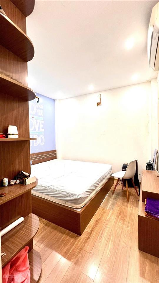 Chính chủ bán nhà phố xuân thủy 36m 6 tầng ngõ rộng thoáng nhỉnh 8 tỷ